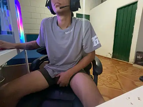 Max TheHorseDick online show from 04-11-26, 03:00