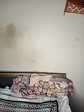 Snapshot of Sweet-Berry chatting on 02-21-25, 06:59 Sweet-Berry online show from 02-21-25, 06:59