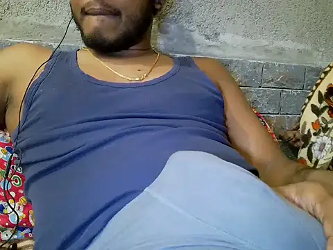 Snapshot of piratess chatting on 02-08-25, 10:29 piratess online show from 02-08-25, 10:29