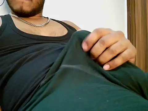 Snapshot of piratess chatting on 09-13-25, 10:37 piratess online show from 09-13-25, 10:37