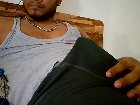 Snapshot of piratess chatting on 09-16-25, 09:05 piratess online show from 09-16-25, 09:05