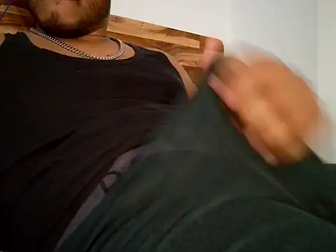 Snapshot of piratess chatting on 10-29-25, 09:16 piratess online show from 10-29-25, 09:16