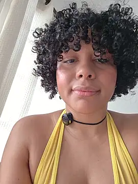 Snapshot of Electric_bae chatting on 02-15-26, 02:36 Electric bae online show from 02-15-26, 02:36