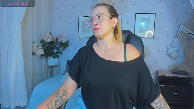 Snapshot of halaaa_1 chatting on 11-07-25, 12:16 halaaa 1 online show from 11-07-25, 12:16