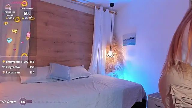 Snapshot of halaaa_1 chatting on 11-21-25, 12:10 halaaa 1 online show from 11-21-25, 12:10