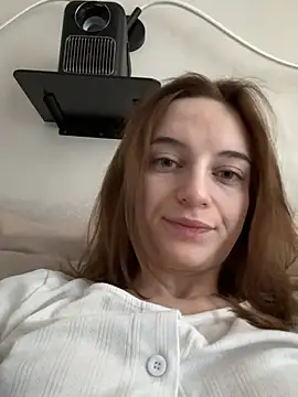 Snapshot of -AngelAri- chatting on 03-15-25, 10:57 -AngelAri- online show from 03-15-25, 10:57