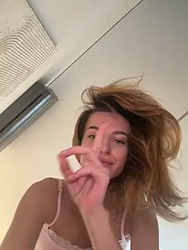 -AngelAri- online show from 04-10-26, 09:03