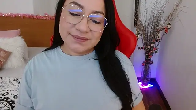 lucy luu  online show from 01-04-25, 05:26