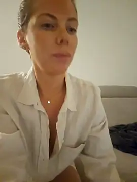 Snapshot of novaforyou1 chatting on 10-21-25, 05:46 novaforyou1 online show from 10-21-25, 05:46