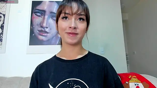 Snapshot of Moonlight1002 chatting on 12-14-24, 02:23 Moonlight1002 online show from 12-14-24, 02:23