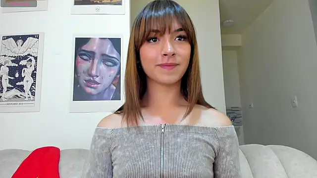 Snapshot of Moonlight1002 chatting on 12-19-24, 12:56 Moonlight1002 online show from 12-19-24, 12:56