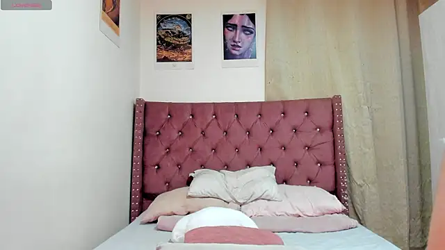 Snapshot of Moonlight1002 chatting on 01-19-25, 07:36 Moonlight1002 online show from 01-19-25, 07:36