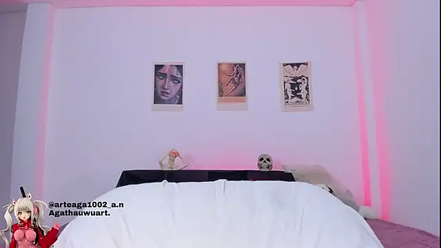 Snapshot of Moonlight1002 chatting on 10-12-25, 01:59 Moonlight1002 online show from 10-12-25, 01:59