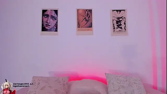 Snapshot of Moonlight1002 chatting on 11-12-25, 09:42 Moonlight1002 online show from 11-12-25, 09:42