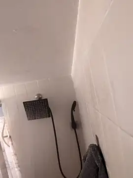 JadaSkyy online show from 12-01-25, 05:07