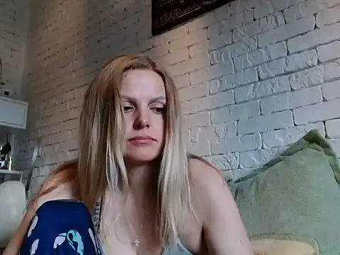 Angel girllovemy online show from 10-17-25, 08:28