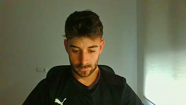 Snapshot of vargas90 chatting on 07-06-26, 12:13 vargas90 online show from 07-06-26, 12:13