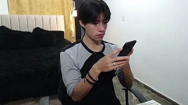 Snapshot of Elio-cam chatting on 03-18-25, 02:58 Elio-cam online show from 03-18-25, 02:58