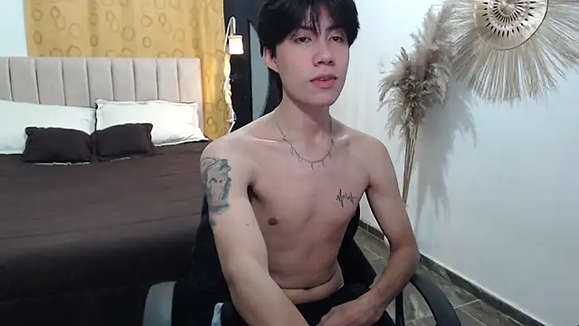 Elio-cam online show from 11-27-25, 04:14