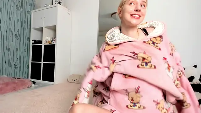 KenzieDawton online show from 12-14-24, 04:45