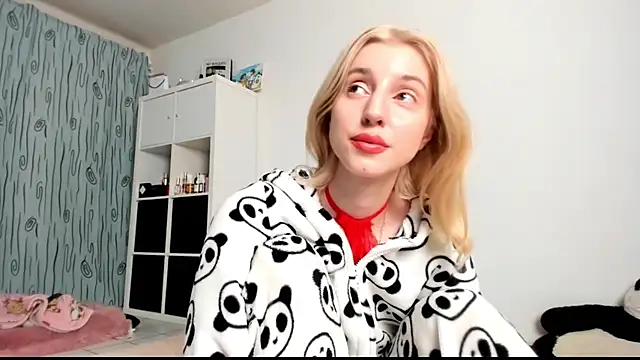 KenzieDawton online show from 01-26-25, 05:13