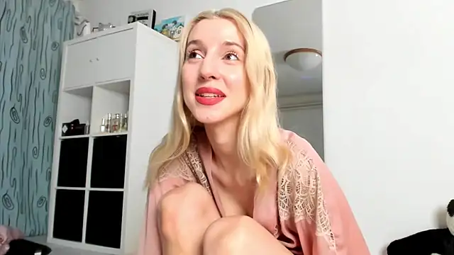 KenzieDawton online show from 09-08-25, 07:46