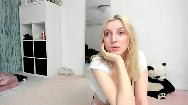 KenzieDawton online show from 04-11-26, 04:22