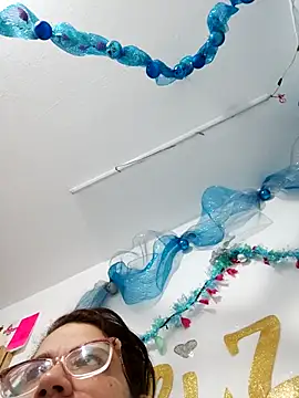 karlythothxh online show from 12-17-25, 03:18