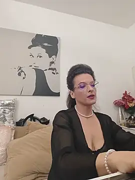 Snapshot of RebeccaNoble chatting on 05-31-26, 05:15 RebeccaNoble online show from 05-31-26, 05:15