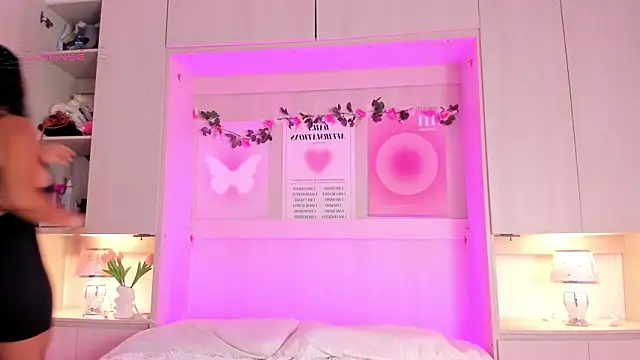 SophiaaStone online show from 02-08-25, 11:44