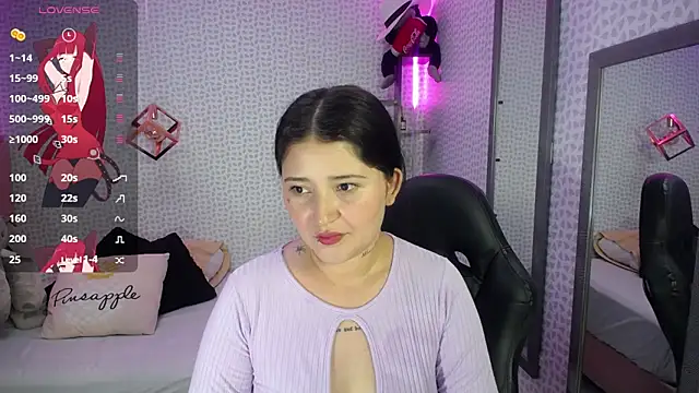 Snapshot of BIANCAROY1 chatting on 02-21-25, 06:48 BIANCAROY1 online show from 02-21-25, 06:48