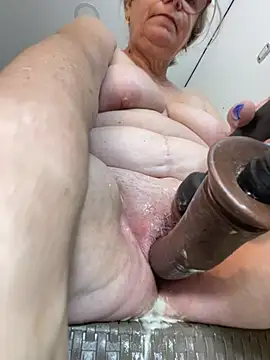 slutgold online show from 02-12-25, 02:10