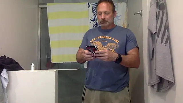 Snapshot of Bronco9602 chatting on 09-17-25, 06:53 Bronco9602 online show from 09-17-25, 06:53