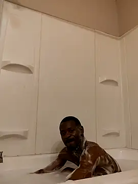 Snapshot of Maculine_Stayr chatting on 01-12-25, 01:53 Maculine Stayr online show from 01-12-25, 01:53