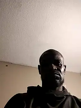 Snapshot of Maculine_Stayr chatting on 01-12-25, 12:33 Maculine Stayr online show from 01-12-25, 12:33