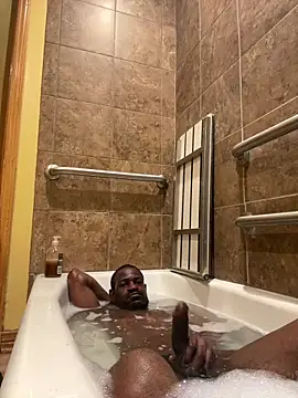 Snapshot of Maculine_Stayr chatting on 02-18-25, 06:37 Maculine Stayr online show from 02-18-25, 06:37