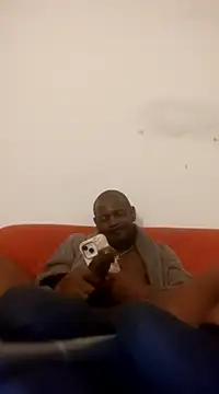 Snapshot of Maculine_Stayr chatting on 03-11-25, 03:05 Maculine Stayr online show from 03-11-25, 03:05