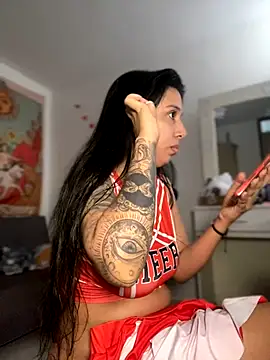 kiaraglam2 online show from 10-28-25, 02:20