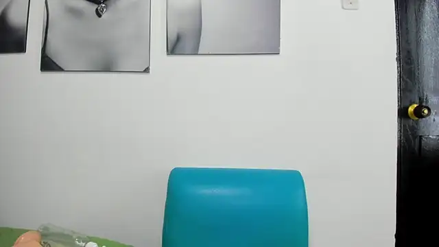 Snapshot of izzy_cum chatting on 12-14-24, 05:25 izzy cum online show from 12-14-24, 05:25