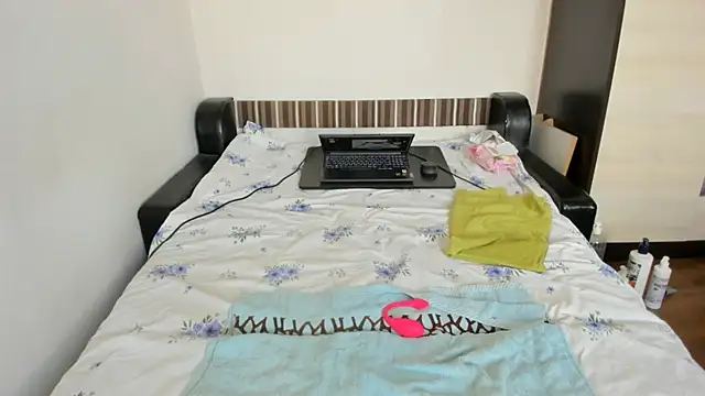 Snapshot of sweet-tinqerbell chatting on 09-19-25, 07:21 sweet-tinqerbell online show from 09-19-25, 07:21