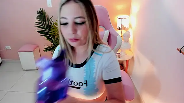 HannaMiller 1 online show from 12-22-24, 05:21