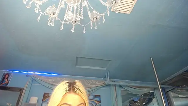 Snapshot of ADRIANNA_FOX chatting on 06-12-26, 09:57 ADRIANNA FOX online show from 06-12-26, 09:57