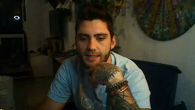 Snapshot of Jerusalimo chatting on 05-18-26, 11:43 Jerusalimo online show from 05-18-26, 11:43