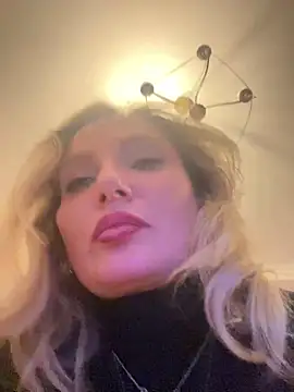 Snapshot of AngelOxy chatting on 12-12-24, 09:48 AngelOxy online show from 12-12-24, 09:48