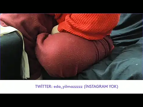 Snapshot of sexy_modelll chatting on 03-22-25, 02:25 sexy modelll online show from 03-22-25, 02:25