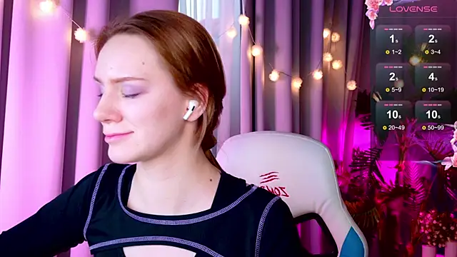 Snapshot of Ramona___ chatting on 01-06-25, 09:30 Ramona online show from 01-06-25, 09:30