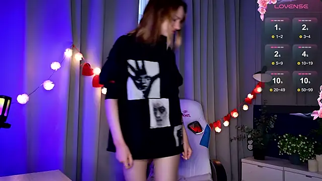 Snapshot of Ramona___ chatting on 02-15-25, 06:12 Ramona online show from 02-15-25, 06:12