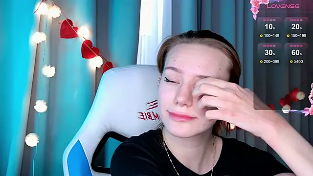 Snapshot of Ramona___ chatting on 02-17-25, 12:38 Ramona online show from 02-17-25, 12:38