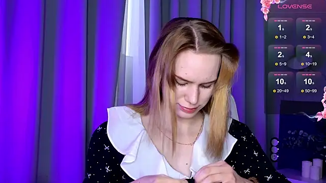 Snapshot of Ramona___ chatting on 03-03-25, 06:15 Ramona online show from 03-03-25, 06:15