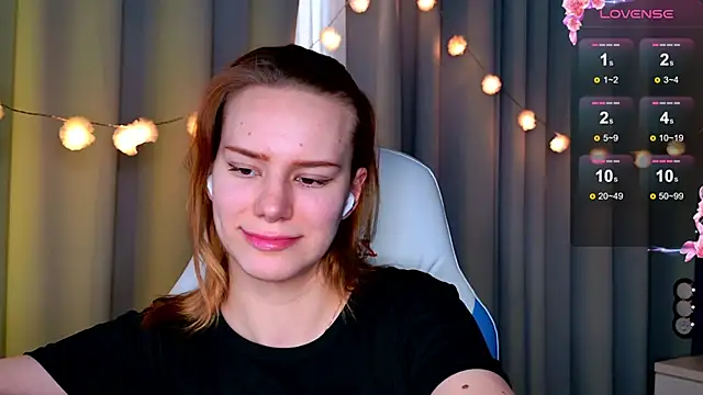 Snapshot of Ramona___ chatting on 03-12-25, 09:55 Ramona online show from 03-12-25, 09:55